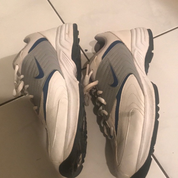 Nike golf shoes am size 9.5 - Picture 2 of 4